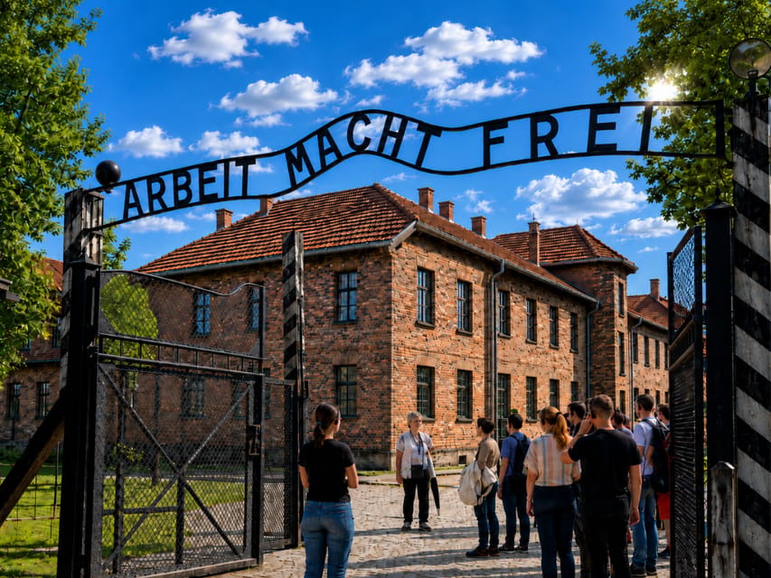 Cracovia: tour guiado en vivo por Auschwitz-Birkenau y recogida en el hotel