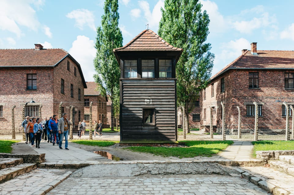 Recorrido por Auschwitz-Birkenau con guía oficial y recolección en el hotel - Foto 2